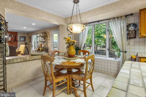 402 Ramsey Rd, Yardley PA 19067-4642 exterior