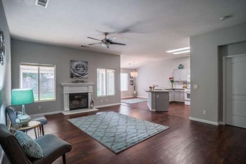 2593 Pryor Dr, Fresno, CA 93720-4444