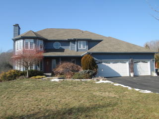 51 Twin Lakes Dr, Waterford, CT 06385-4142