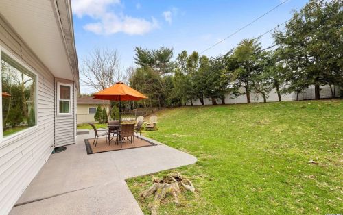 40 West Dr, San Remo NY  11754-3815 exterior