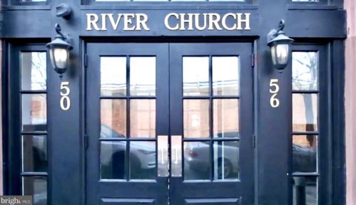 50 Front St, Philadelphia PA  19106-3019 exterior