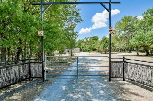 351 Green Tree Dr, Weatherford, TX 76087-8914