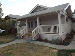 2548 57th Ave, Seattle, WA 98116-2224