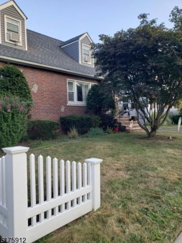 30 3rd Ave, West Paterson, NJ 07424-1520