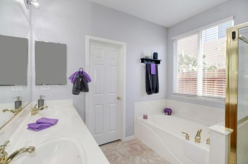 9674 Two Harbors Dr, Elk Grove CA  95624-4491 exterior