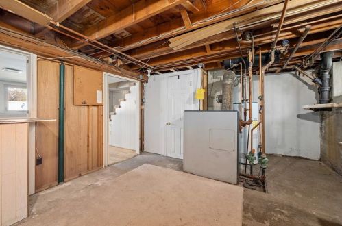 128 Tiogue Ave, Coventry RI 02816-6491 exterior