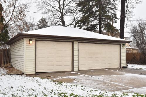 5555 56, Milwaukee WI 53218-3221 exterior