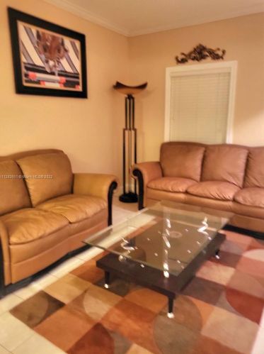 11230 20th St, Hollywood, FL 33025-6629