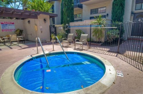 2364 Altisma Way, Carlsbad CA  92009-6320 exterior