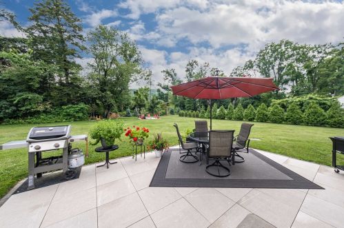 72 Maple Ave, Fishkill NY  12524-2213 exterior