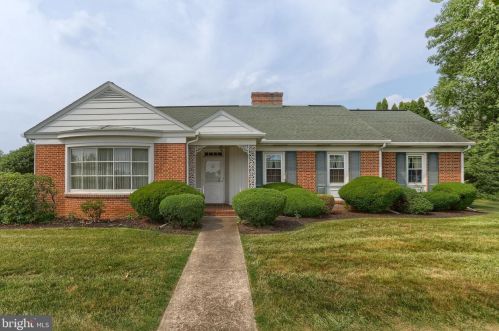 267 Redwood St, Hummelstown, PA 17036-2621