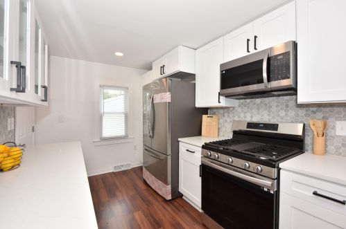 5348 91, Milwaukee WI 53224-5304 exterior