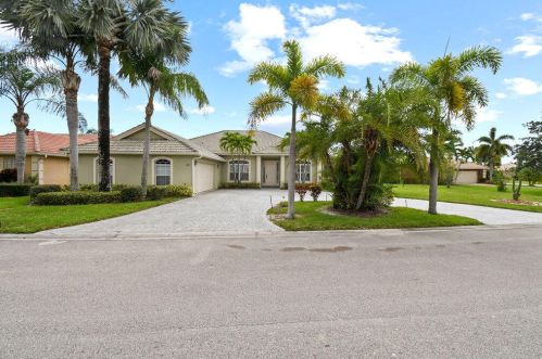 411 Dover Ct, Fort Pierce, FL 34983-3413