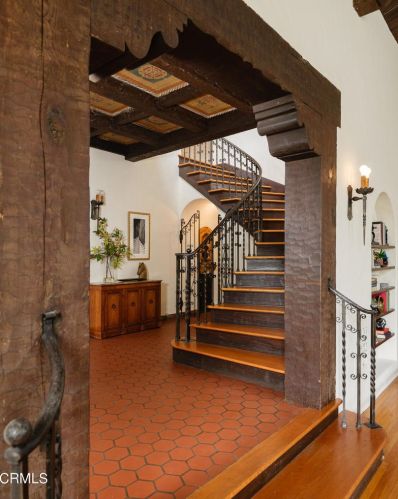 1765 Homewood Dr, Altadena CA  91001-2750 exterior