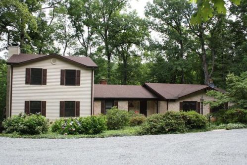 453 Glenora Dr, Clarksville, VA 23927-2524
