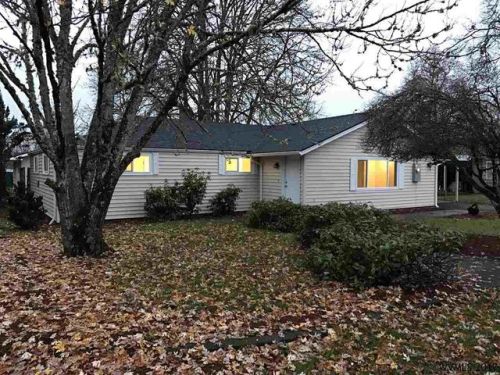 685 Hankel St, Dallas, OR 97338-3017