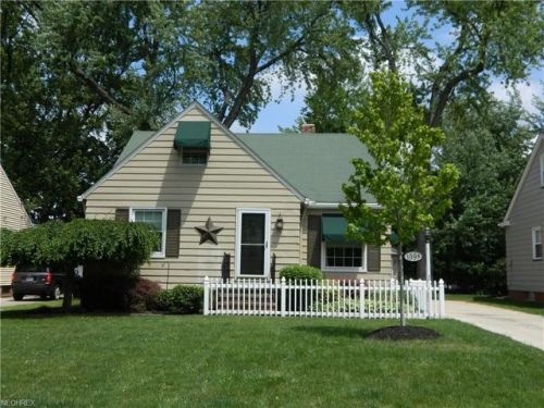 1095 Fernwood Dr, Cleveland OH  44122-1509 exterior