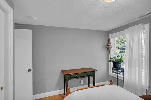 74 Millville St, Salem NH  03079-2620 exterior