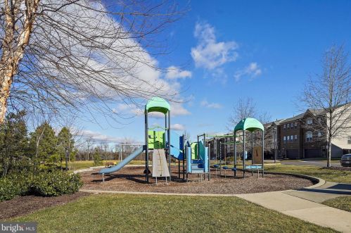 16143 Jordan Crest Ct, Haymarket VA  20169-4943 exterior