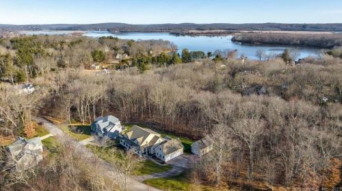 18 Heron Pond Rd, Essex CT  06426-1466 exterior