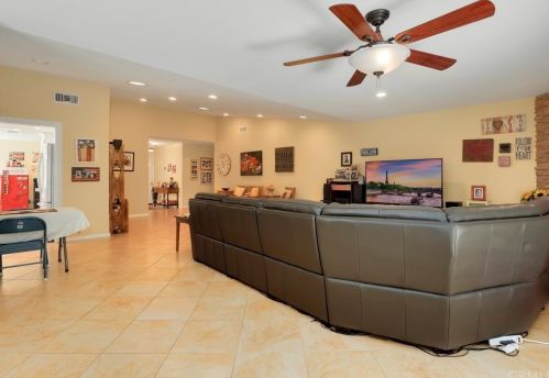 6569 Pinion St, Calabasas CA  91377-1212 exterior