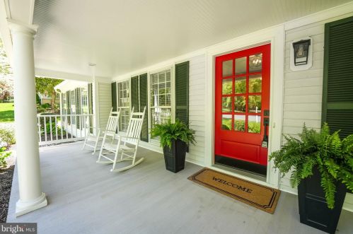 11611 Deer Forest Rd, Herndon, VA 20194-1104