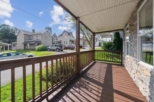 5 Stahl Sq, South Connellsville PA  15425-4007 exterior