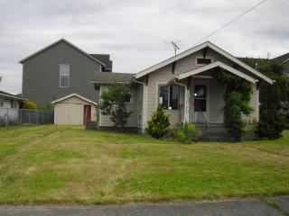 2240 17th St, Tacoma, WA 98405-2914