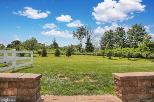 250 Savanna Dr, Pottstown PA  19465-6603 exterior