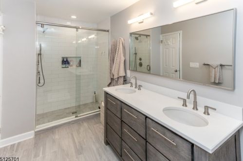 291 Riveredge Dr, Chatham Township NJ  07928-3104 exterior