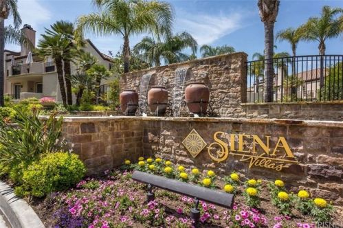 24153 Del Monte Dr, Santa Clarita, CA 91355-3885