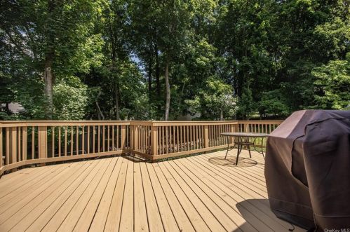 8 Terrace Rd, Airmont NY  10901-1721 exterior