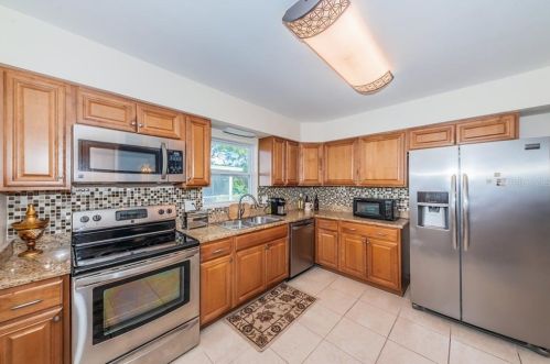 781 58th Ave, Saint Petersburg FL  33703-1601 exterior