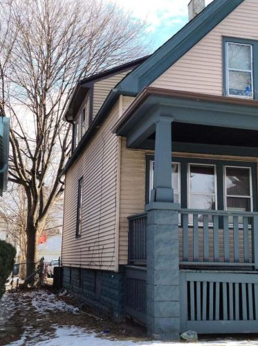 3354 26th St, Milwaukee, WI 53215-4822