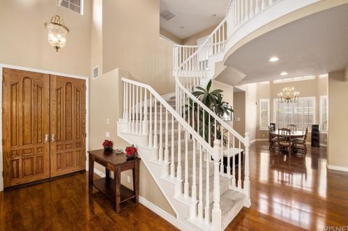 490 Tree Hollow Ct, Simi Valley CA  93065-7311 exterior