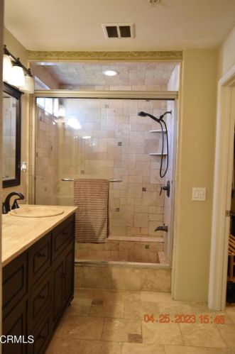 706 Princessa Dr, Oxnard CA  93030-7690 exterior