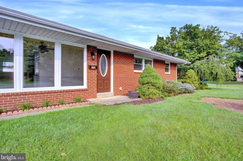 136 Winston Dr, Navy Sup Dpt, PA 17055-3535