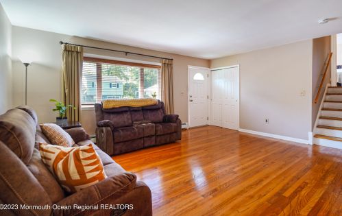 1121 Brower Blvd, Tinton Falls, NJ 07712-4118