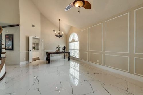 9427 Vis Cir, Irving TX  75063-5064 exterior