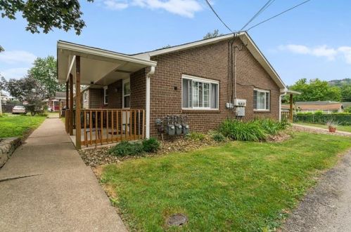 15 Potomac St, Oakmont, PA 15139-1928