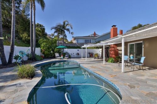 3924 Southview Dr, San Diego CA 92117-5347 exterior