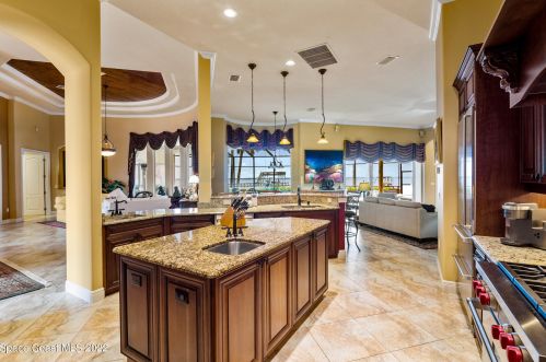 3618 Indian Riv Dr, Cocoa FL 32926-8705 exterior