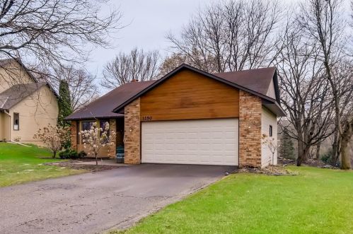 1250 Crestview Ln, Saint Paul, MN 55123-1477