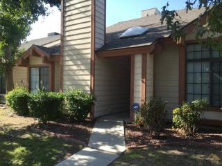 7124 Hanover Cir, Bakersfield CA  93309-7554 exterior