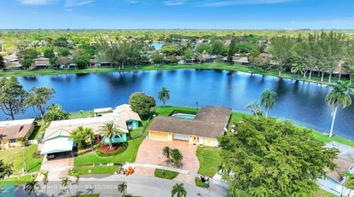 2151 104th Ave, Hollywood, FL 33025-1763