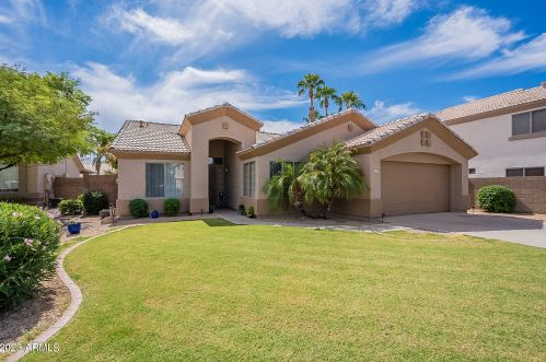 423 Century Ct, Gilbert, AZ 85233-5823