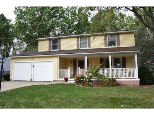 4904 Heights Dr, Cuyahoga Falls, OH 44224-1552
