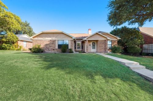2902 Palisades Dr, Carrollton, TX 75007-4314