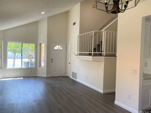 12440 Datewood Ln, Victorville, CA 92395-8731