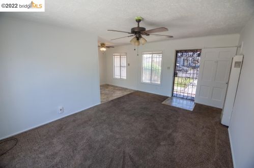 215 Hunter Ave, Oakland, CA 94603-2032